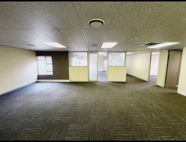 353M² OFFICE TO LET IN NORTH RIDING